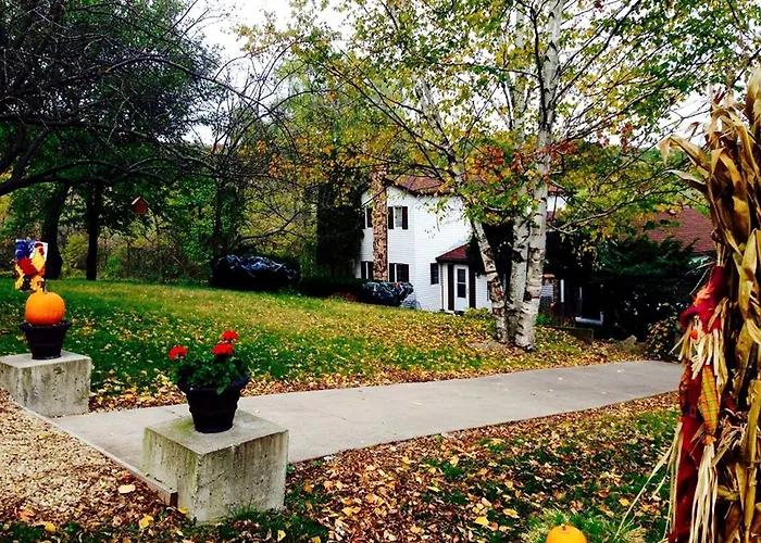 Countryside Vacation With A Private Hot Tub In Jo Daviess County, Illinois
