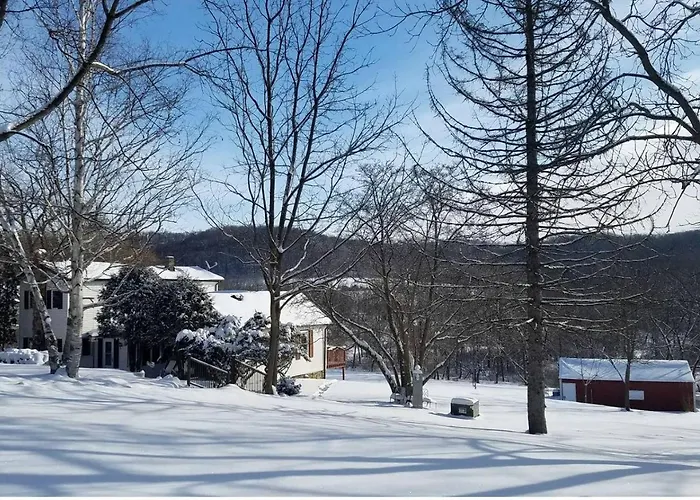 Countryside Vacation With A Private Hot Tub In Jo Daviess County, Illinois